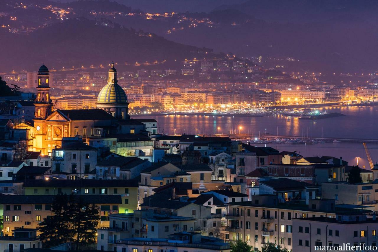 Casa Vacanze Archi Medievali Salerno Bagian luar foto