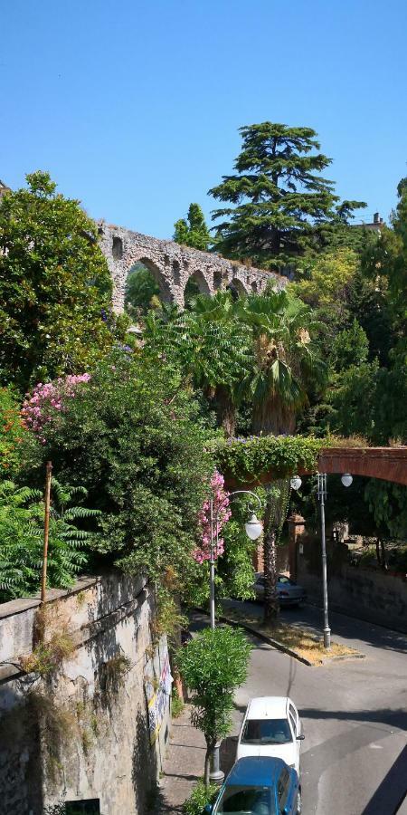 Casa Vacanze Archi Medievali Salerno Bagian luar foto